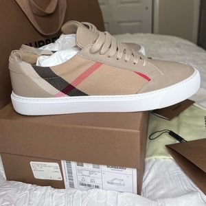 Burberry sneakers